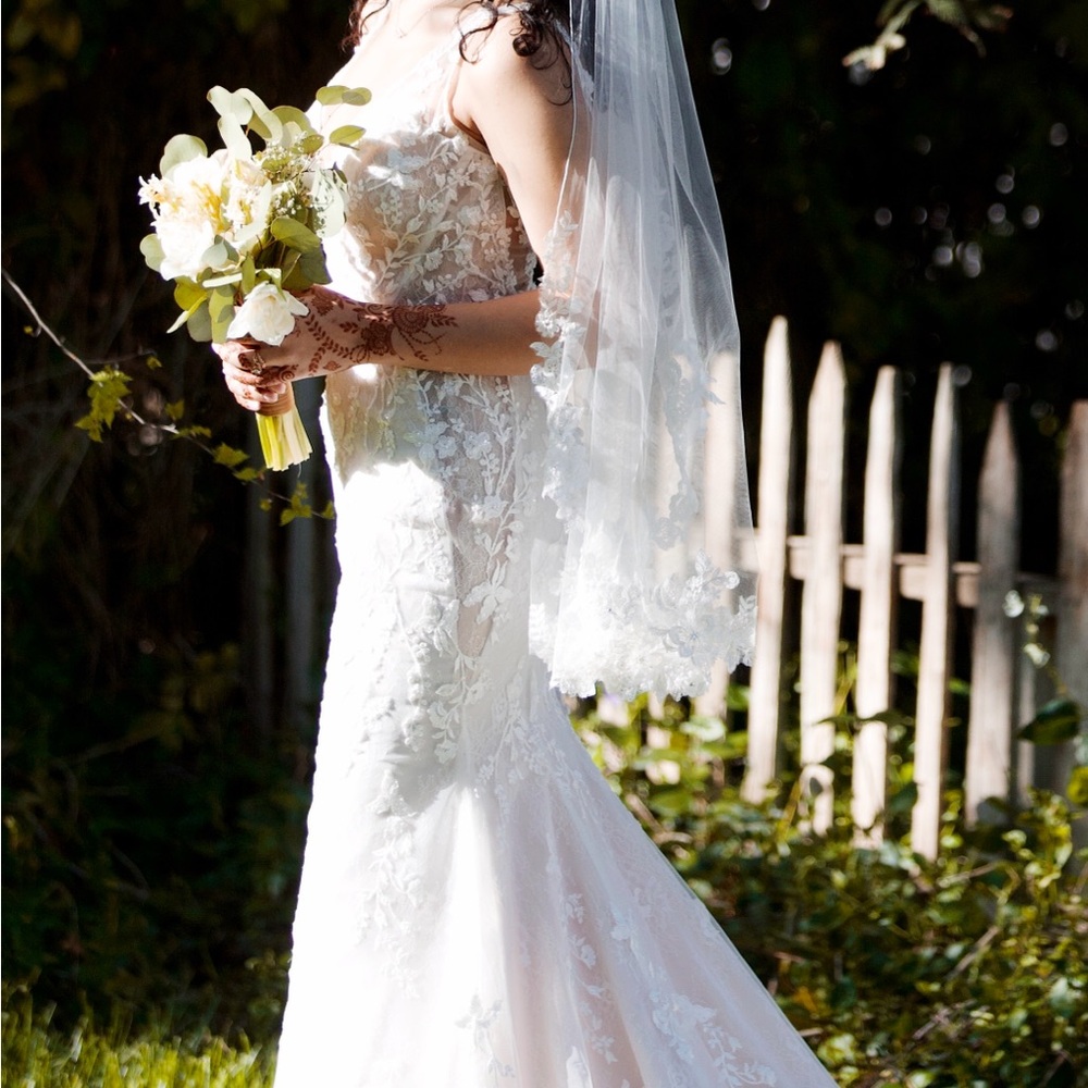 Elegant Lace Wedding Gown in Cream